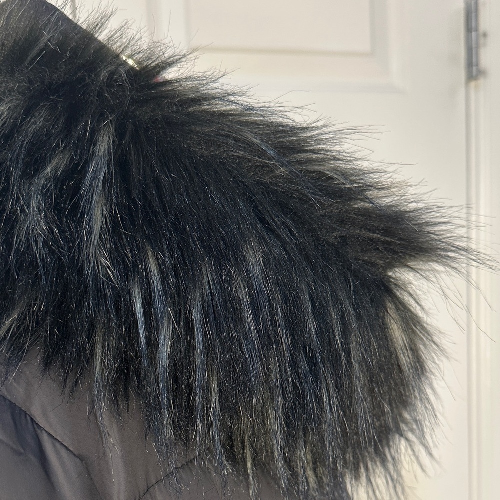 French Connection Black Asymmetric Puffer Faux Fur Trim Quilted Warm Coat Size M - Picture 8 of 16